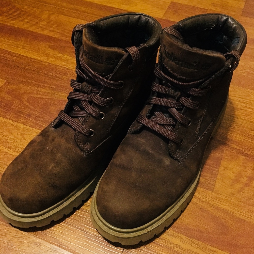 Women's Size 8 Brown Timberland Boots, 5 Eyelet
